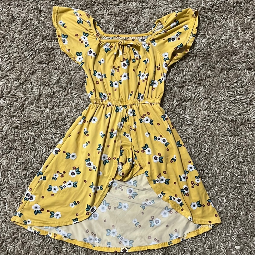 Girls Love Rep🩷blic Romper size 4t floral